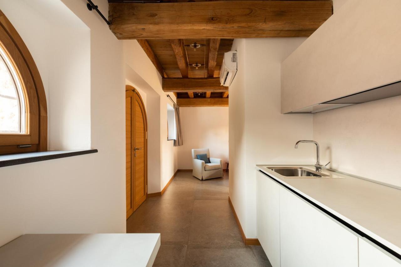 ホテル Antico Borgo Molino 7Cento Vicino Ai Giardini Di Ninfa Cori エクステリア 写真