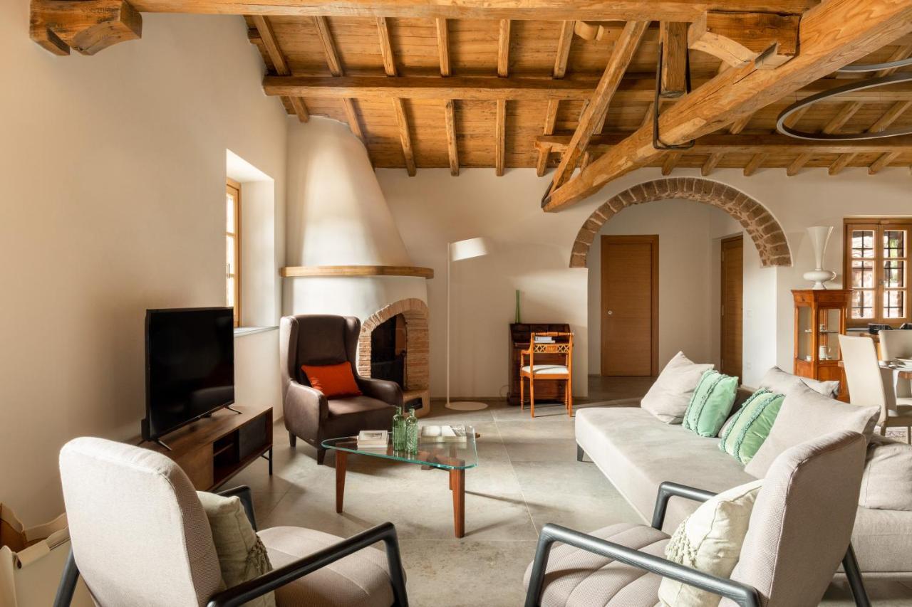 ホテル Antico Borgo Molino 7Cento Vicino Ai Giardini Di Ninfa Cori エクステリア 写真