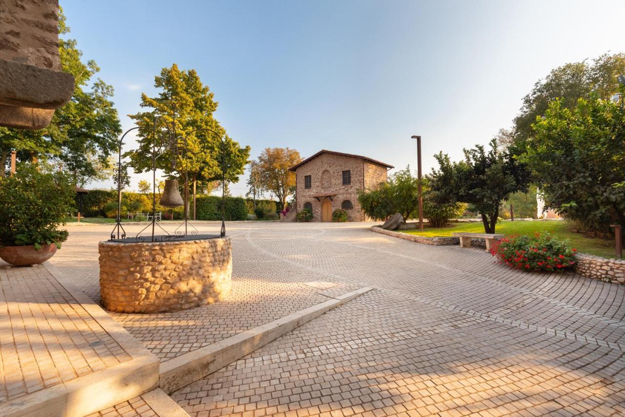 ホテル Antico Borgo Molino 7Cento Vicino Ai Giardini Di Ninfa Cori エクステリア 写真