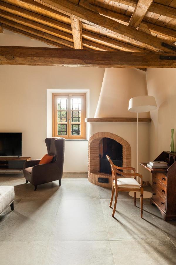 ホテル Antico Borgo Molino 7Cento Vicino Ai Giardini Di Ninfa Cori エクステリア 写真