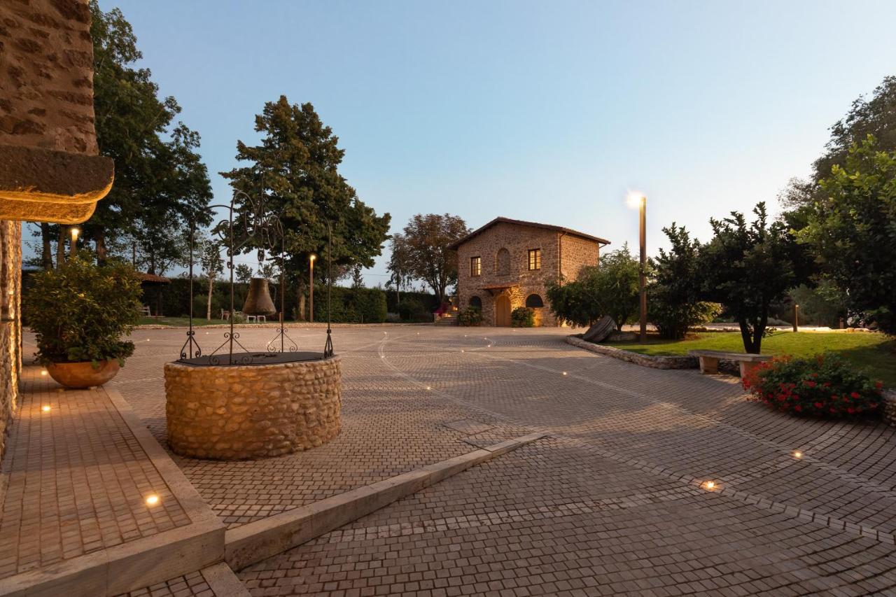 ホテル Antico Borgo Molino 7Cento Vicino Ai Giardini Di Ninfa Cori エクステリア 写真