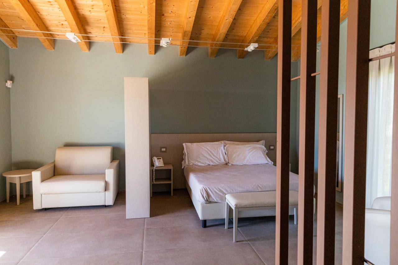 ホテル Antico Borgo Molino 7Cento Vicino Ai Giardini Di Ninfa Cori エクステリア 写真